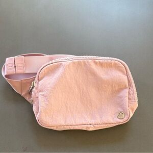 lululemon athletica Pink Everywhere Crossbody Bag 2L